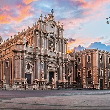 Station House Riccardo * Catania