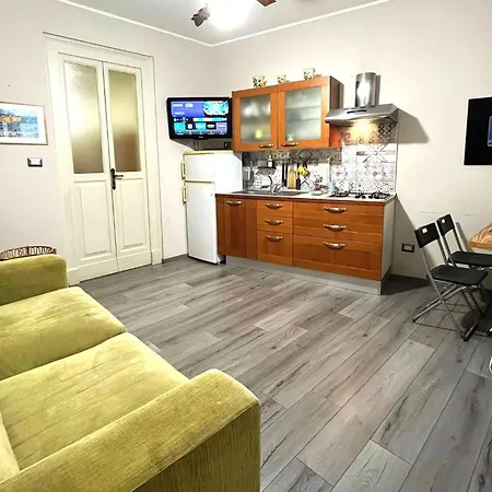 Station House Riccardo Apartment *